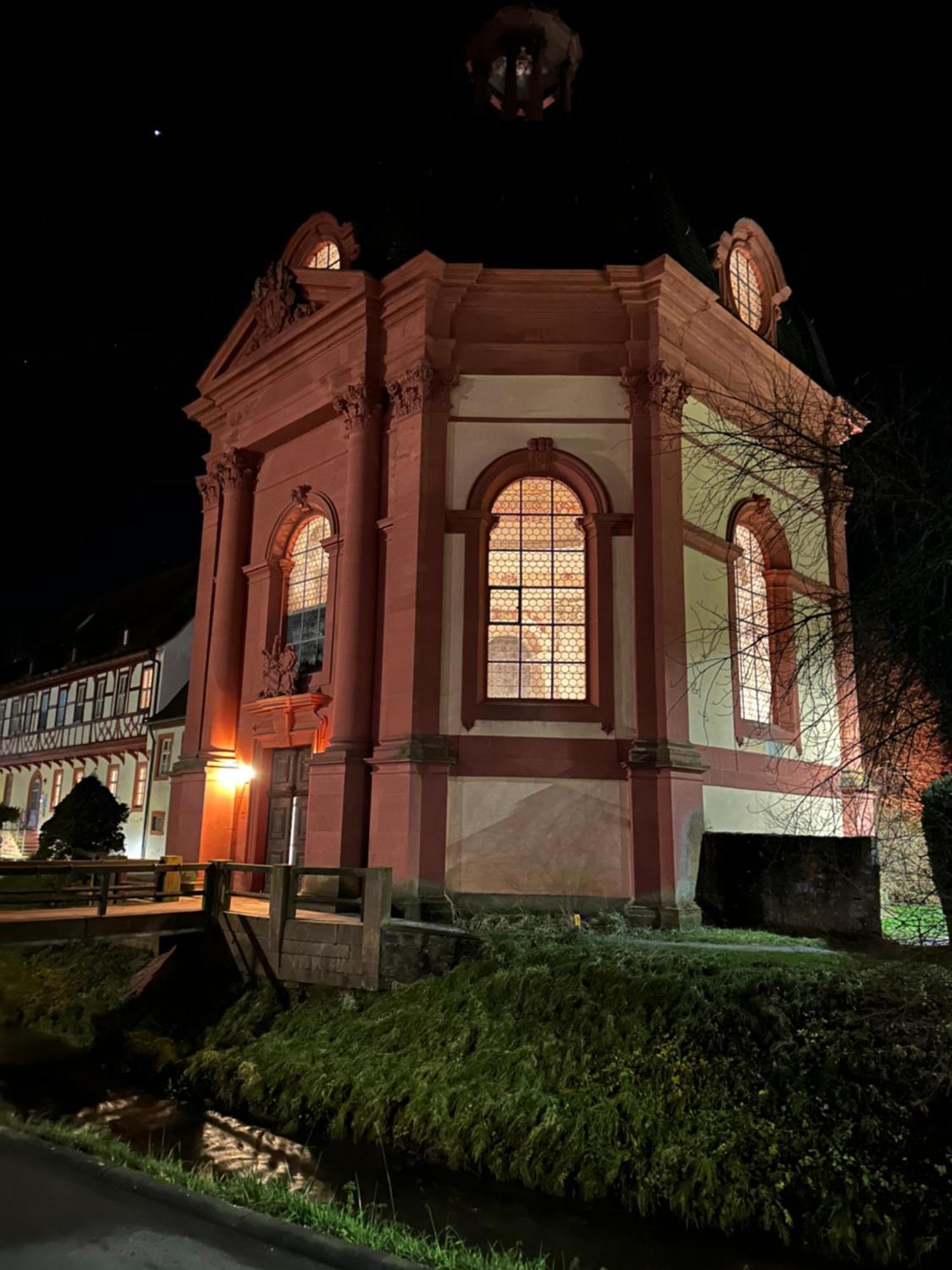 Gaestehaus Krone Hotel Holzkirchen  Exterior photo